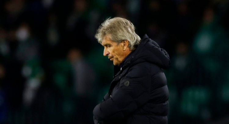 Criticado: cuestionan a Manuel Pellegrini por el pedido de un delantero que no rindió