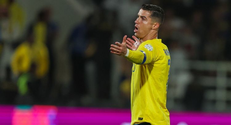 Para el olvido: Cristiano Ronaldo es objeto de burlas tras intentar imitar a Ronaldinho y fallar