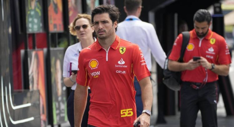 "Un poco abajo": Carlos Sainz y un dardo para Ferrari por su gran momento