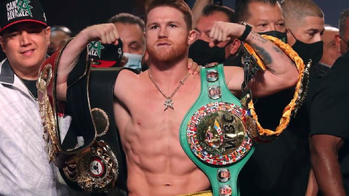 La leyenda del boxeo que podría salir del retiro para enfrentar a Canelo Álvarez