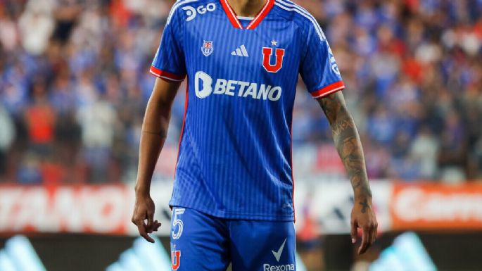 Imposible pensar en su regreso: el ex Universidad de Chile que no para de conquistar títulos