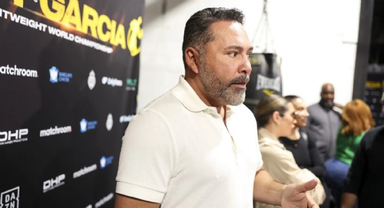 Preocupación para Óscar De la Hoya: el boxeador que promociona y no para de generar polémicas