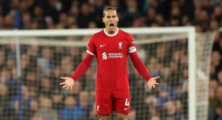 "Mirarse en el espejo": Virgil Van Dijk estalló contra sus compañeros tras la derrota de Liverpool