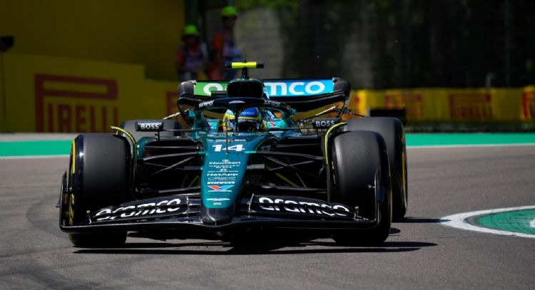 Jornada accidentada en Imola: el choque que sufrió Fernando Alonso en la FP3 antes de la qualy