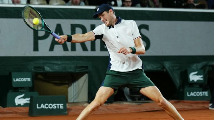 Se pudo haber lastimado: el insólito momento que vivió Nicolás Jarry en Roland Garros