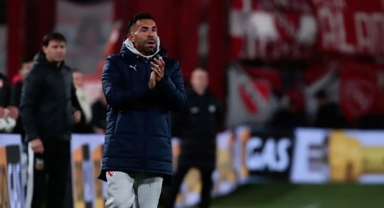 Lo hizo debutar y ahora lo defiende: quién es la joya que Carlos Tevez tiene en Independiente