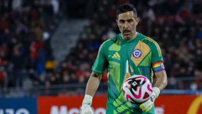 "Son raras": grave denuncia de Claudio Bravo por presunto perjuicio a la Selección Chilena