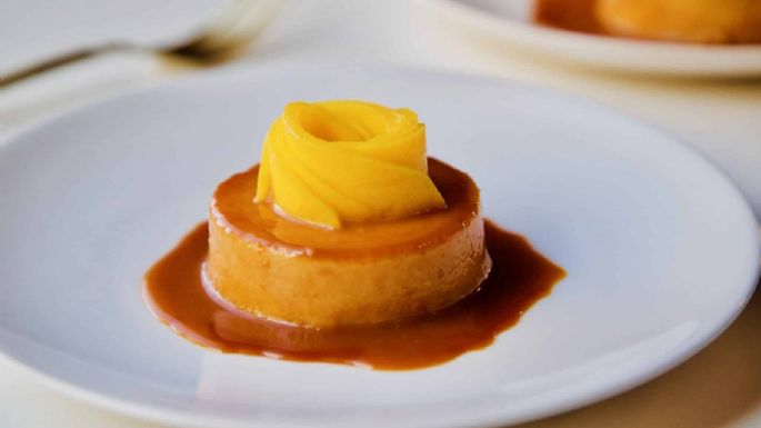 Sin horno y muy fácil: la receta para un flan que puedes comer en cualquier momento del día