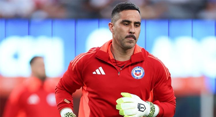 Cuáles son las dos ofertas que tiene Claudio Bravo para definir su futuro en el fútbol
