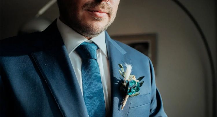 Para deslumbrar como invitado en una boda: los trajes que te harán el centro de atención en 2024
