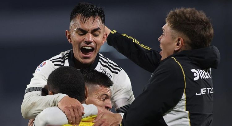 El Cacique sigue a paso firme: Colo Colo se hizo gigante en el Monumental y avanzó a las seminales