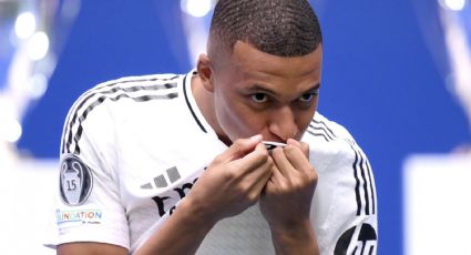 A lo Cristiano Ronaldo y con un Bernabéu lleno: la presentación de Kylian Mbappé en el Real Madrid