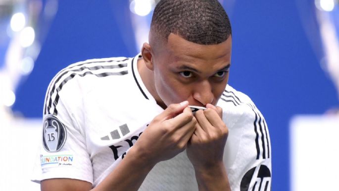 A lo Cristiano Ronaldo y con un Bernabéu lleno: la presentación de Kylian Mbappé en el Real Madrid