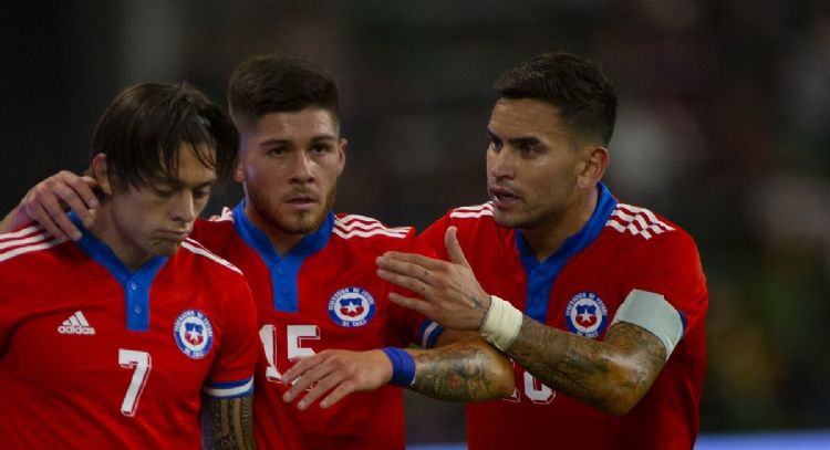 Ante la falta de minutos: se quedó sin lugar en la Selección Chilena y analiza volver al país