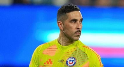 Si Claudio Bravo deja la Selección Chilena: el arquero que se ganaría el puesto de titular