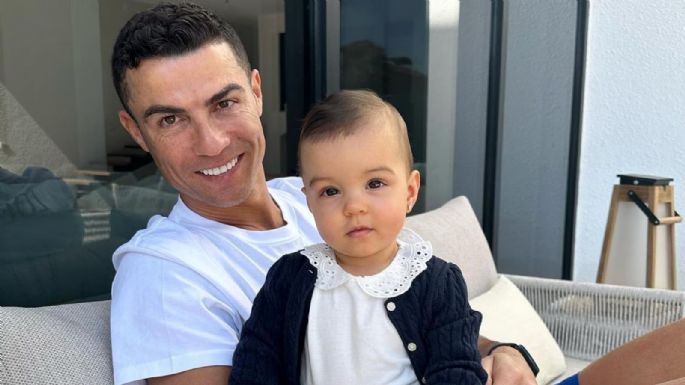 De vacaciones en playas europeas: el momento viral de Cristiano Ronaldo con una de sus hijas