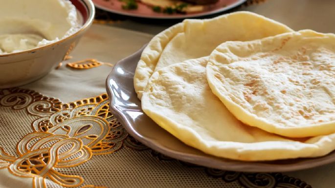 Nunca fue tan fácil hacer pan árabe: la receta para cocinarlo en la freidora de aire