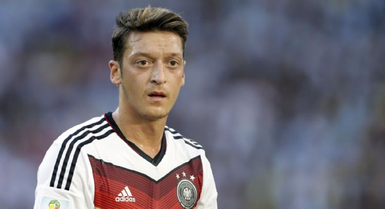 Cambio físico inigualable: la rutina que realizó Mesut Ozil tras dejar el fútbol