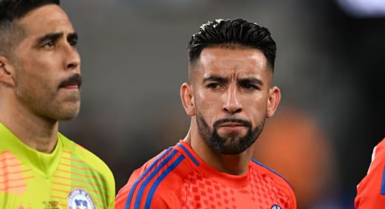 Un ex Colo Colo se sorprende por el millonario sueldo que tendría Mauricio Isla