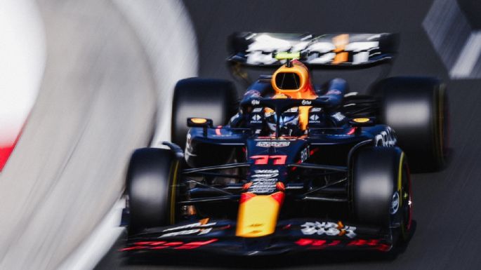 "Fue muy competitivo": Red Bull felicitó a Checo Pérez tras el drama con Max Verstappen