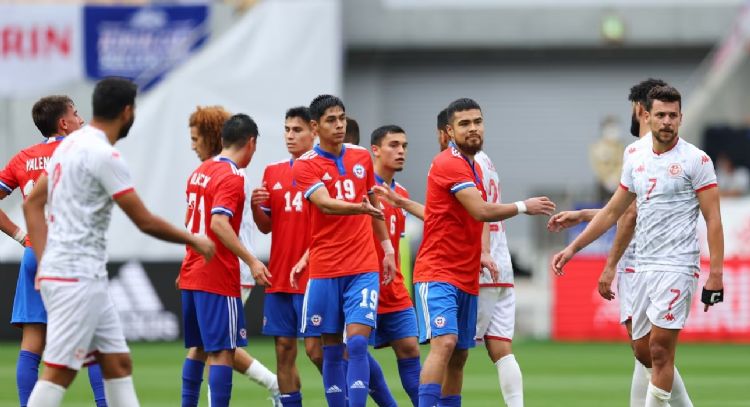 Tras quedar afuera de la Selección Chilena: el jugador que analiza volver al país