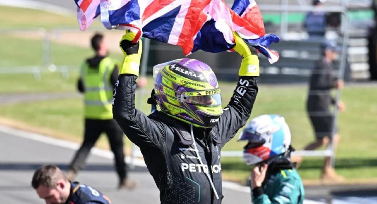 George Russell es descalificado: Lewis Hamilton logró su victoria 105 en la Fórmula 1